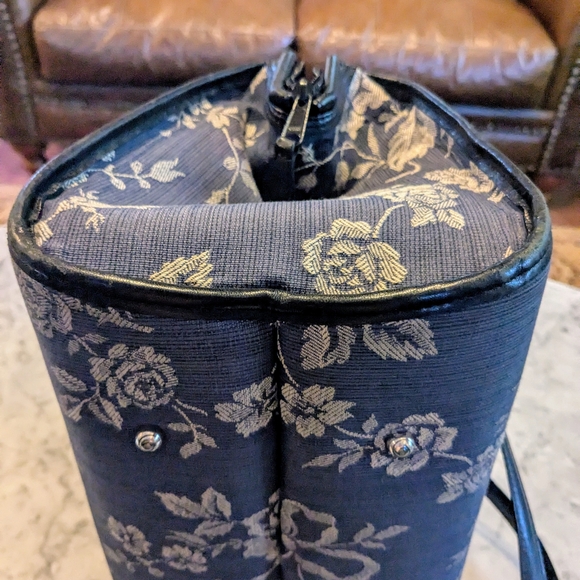 Brighton Vintage Blue Rose Tapestry & Leather Handbag EUC - Picture 6 of 9